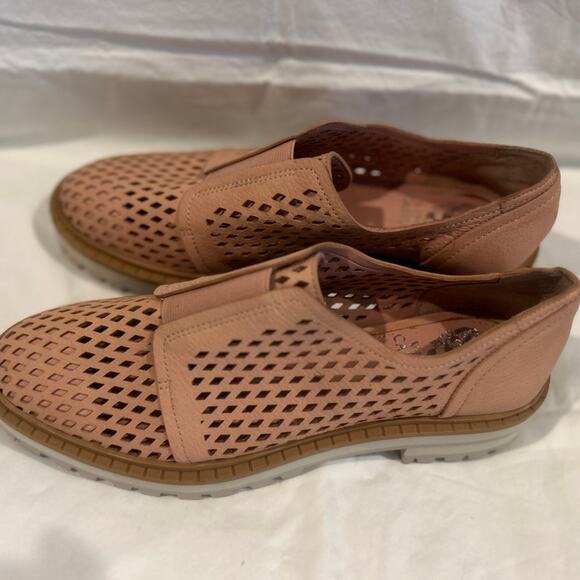 VINCE CAMUTO NWOB  Mritsa Perforated Petal Pink Mauve Leather Oxford Loafer 6.5 - Picture 7 of 10